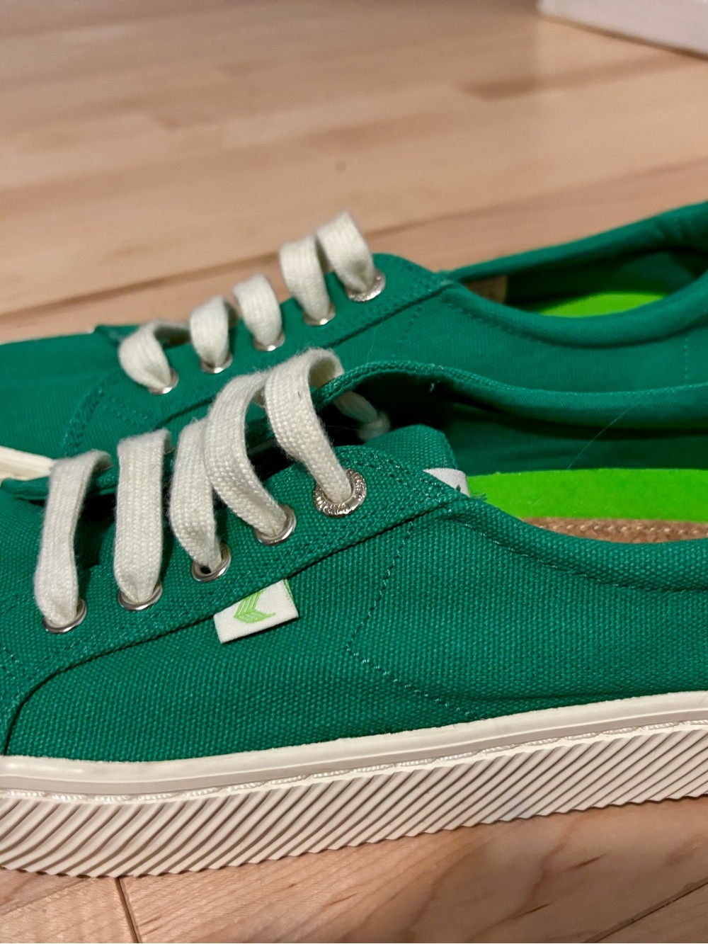 CARIUMA Oca Low Green Canvas Women’s Size 8 - Picture 3 of 6